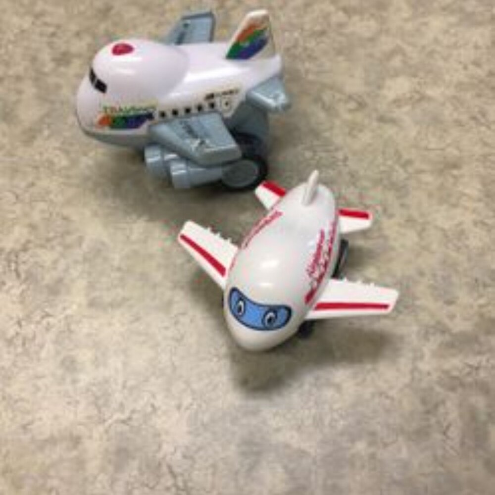 2 Airplanes